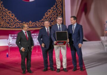 COSITAL CLM ha recibido la placa al mérito regional en el Día de Castilla-La Mancha